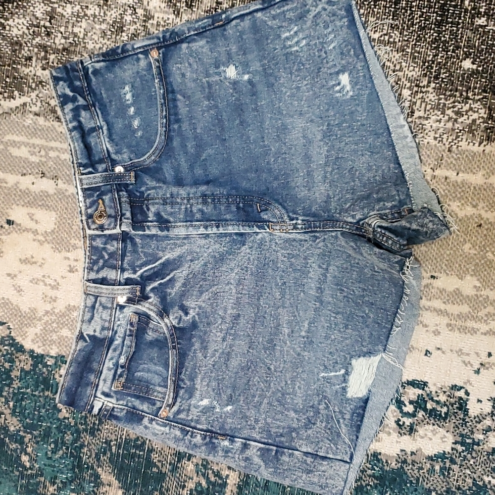 WILD FABLE DISTRESSED DENIM JEAN SHORTS SIZE 8
